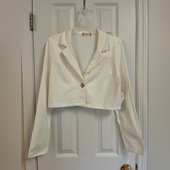 Altar'd State Jackets & Blazers - NWT Altar’d State White Cropped Blazer with Front Button Closure